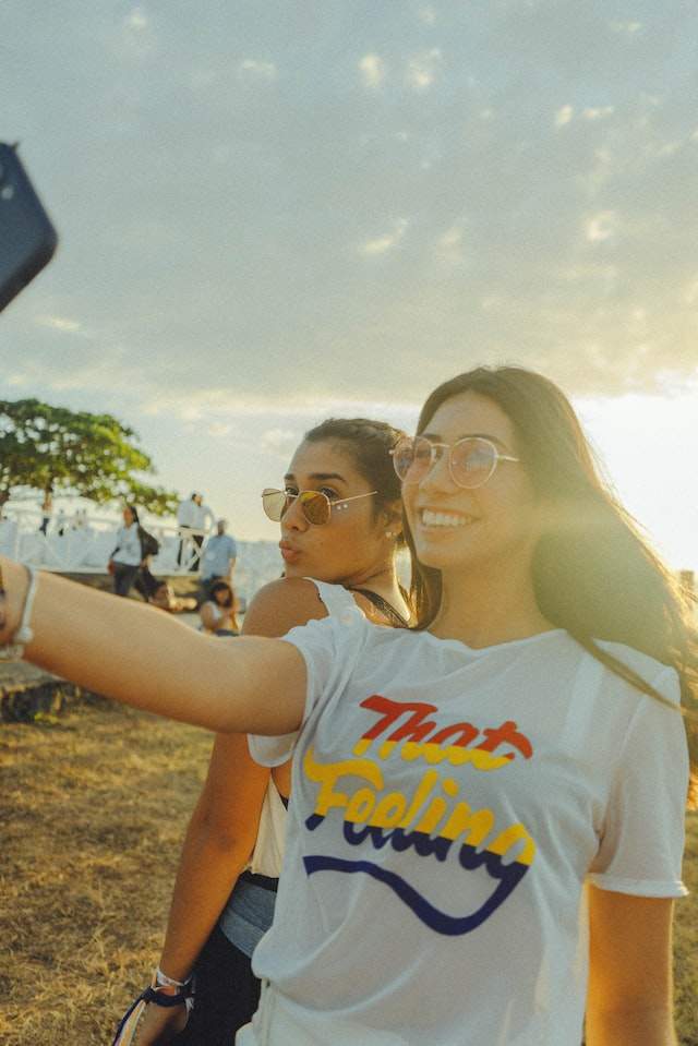 Instagram Reels vs TikTok Ads - Sunset Selfie